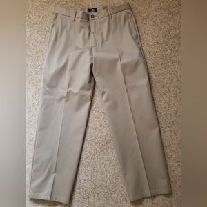 Dockers Men's Signature Khaki D3 Classic Fit Flat Front Pant, Dark Khaki, 34x31